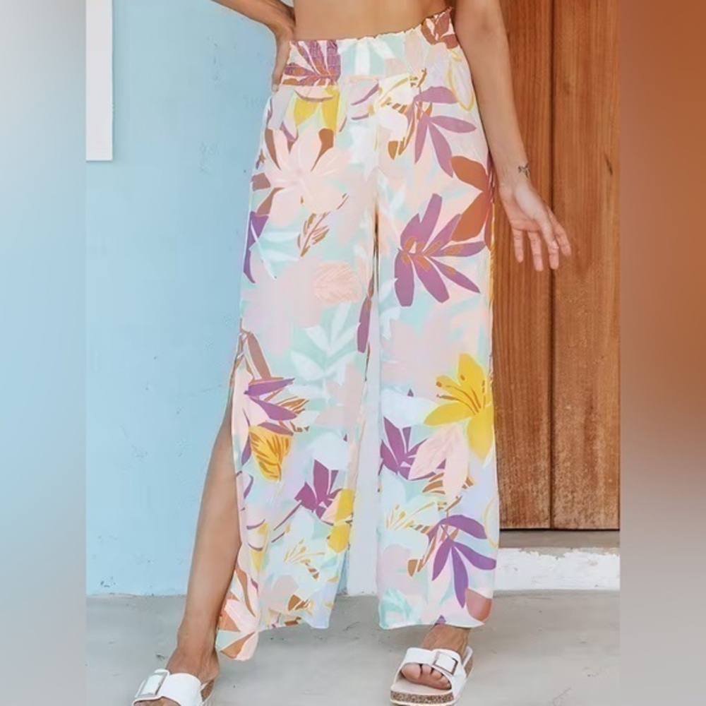 NWT Liliana Leafy Elastic Waisted Pants Size M